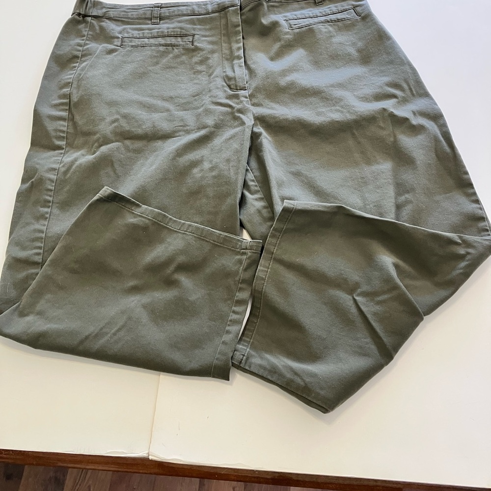 Chico's Woman’s Capri Dark Olive Green Pants